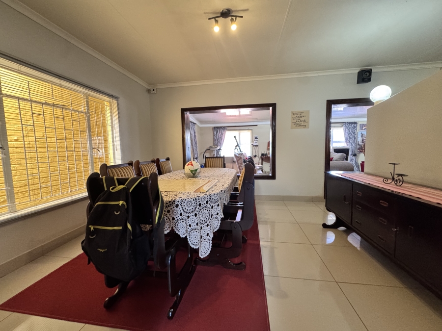 8 Bedroom Property for Sale in Meiringspark North West